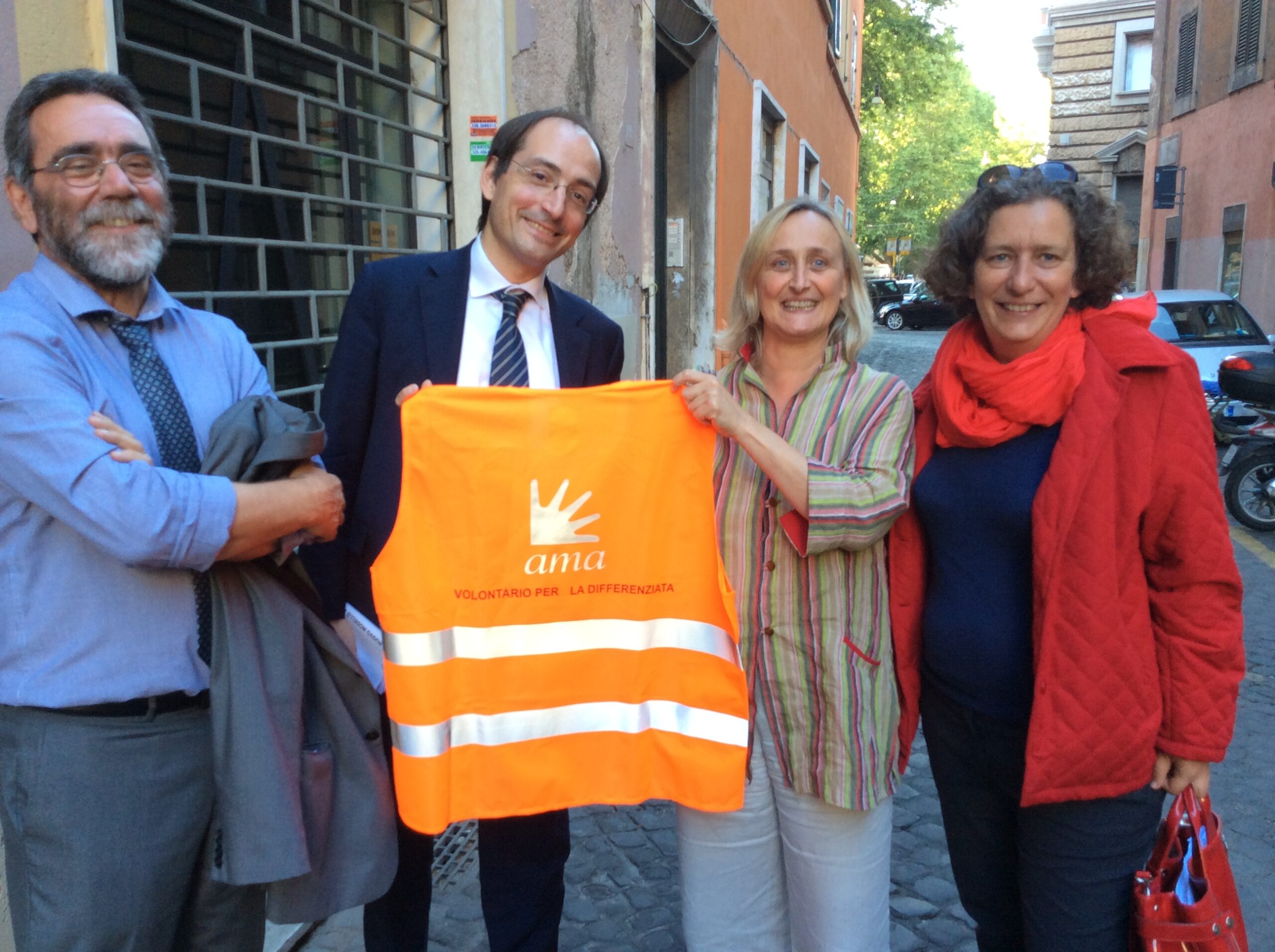 CAMBIA LA RACCOLTA DEI RIFIUTI A TRASTEVERE