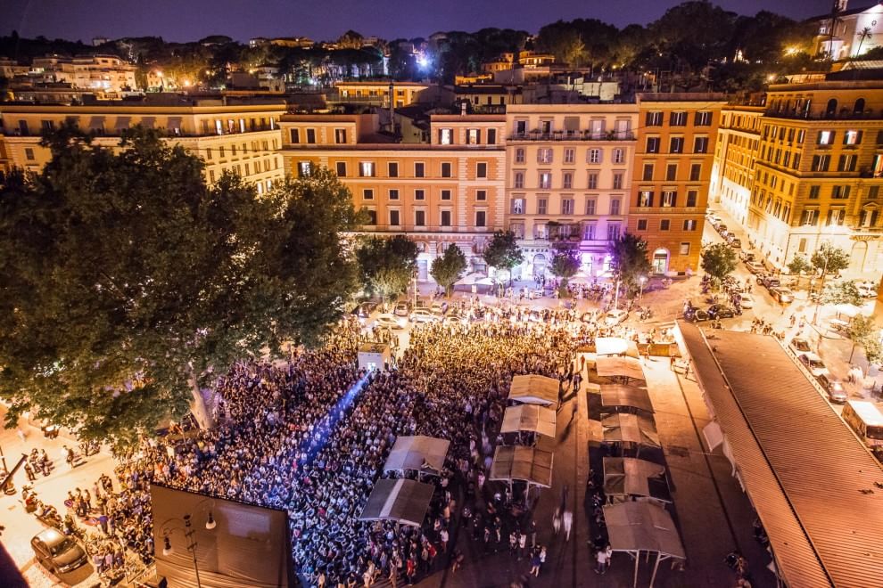 FESTIVAL DEL CINEMA A TRASTEVERE, TREMILA IN PIAZZA PER CARLO VERDONE