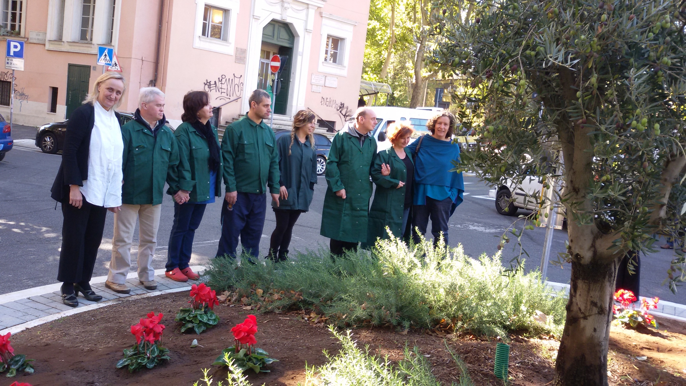 VIALE ANGELICO. RIQUALIFICATA L’AREA DI FRONTE ALL’ISTITUTO LEONARDA VACCARI