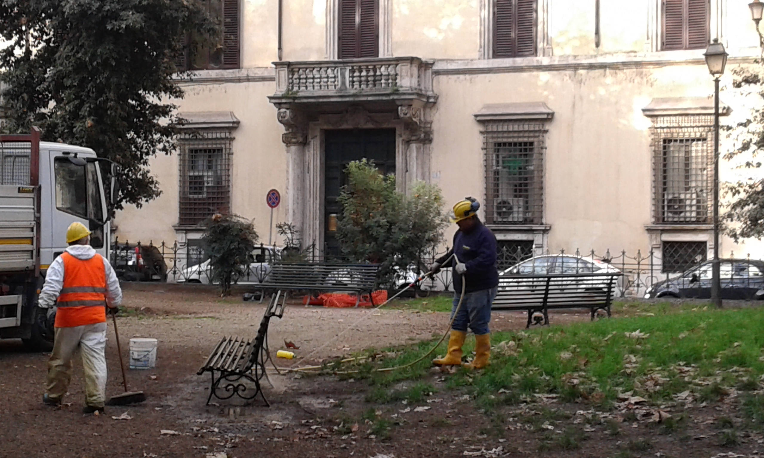 PIAZZA CAIROLI