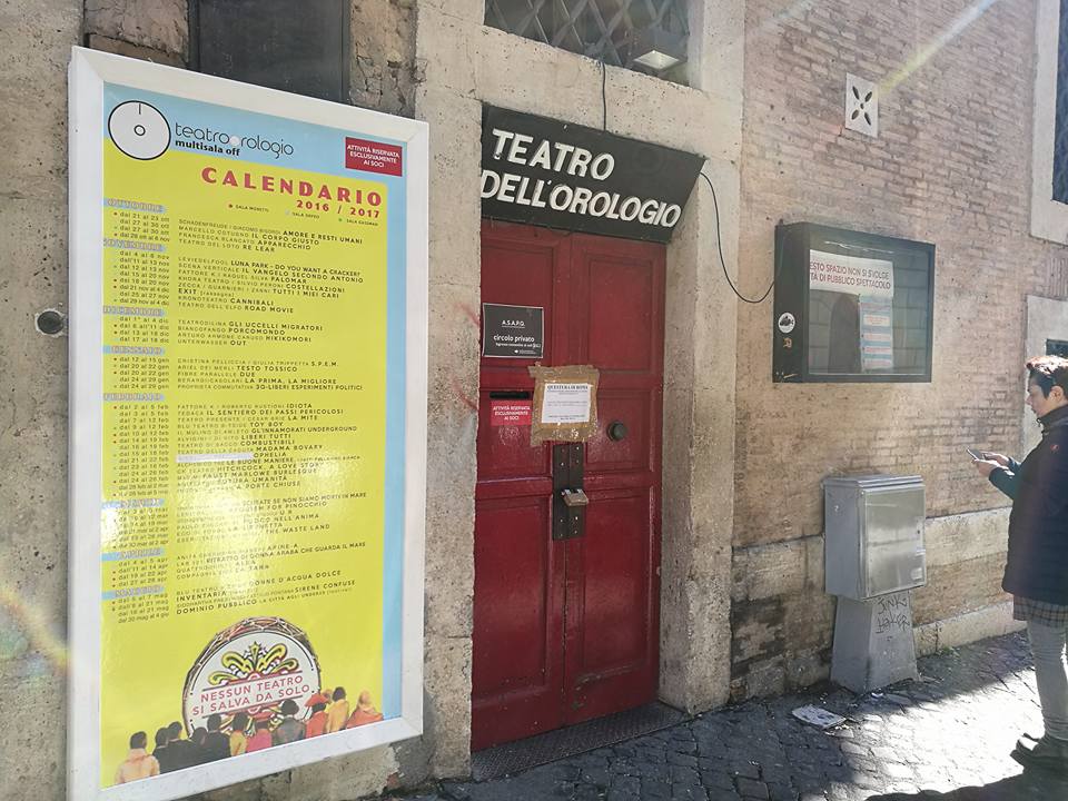 SIGILLI AL TEATRO DELL’OROLOGIO. COSÌ LA CITTÀ MUORE