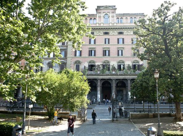 PIAZZA VITTORIO ABBANDONATA ALL’INCURIA