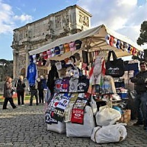 PER IL COMMERCIO NEL CENTRO STORICO MENO REGOLE MA CHIARE