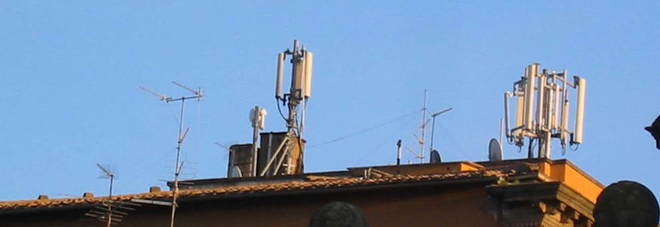 IL PRIMO MUNICIPIO ORDINA LA DEMOLIZIONE DELLE ANTENNE TELEFONICHE DI VIA ANDREA DORIA
