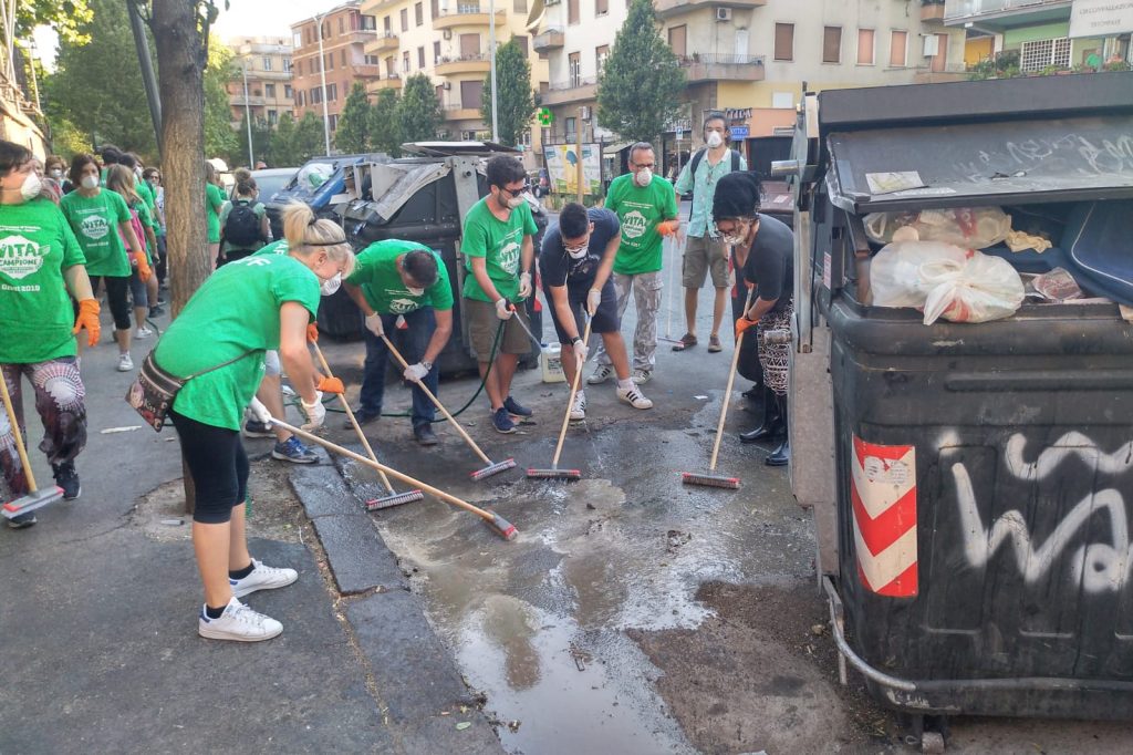 EMERGENZA RIFIUTI, ROMA SI RIBELLA