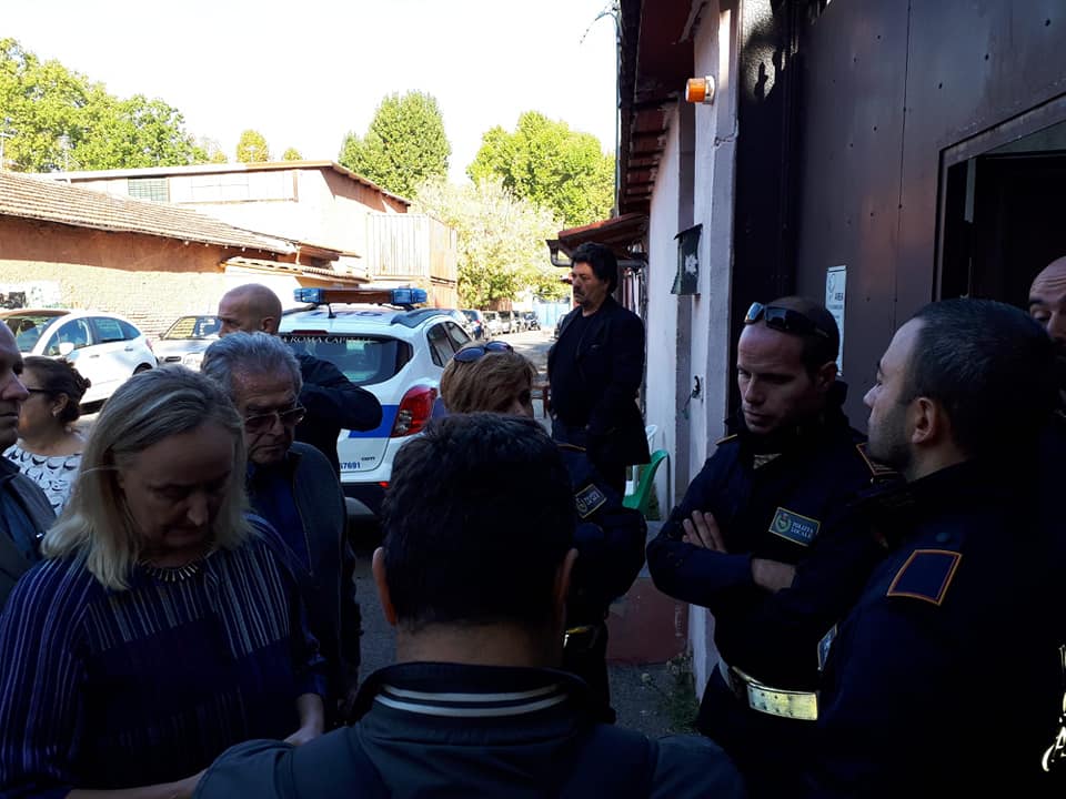 TENSIONE IN VIA PAOLO CASELLI A TESTACCIO
