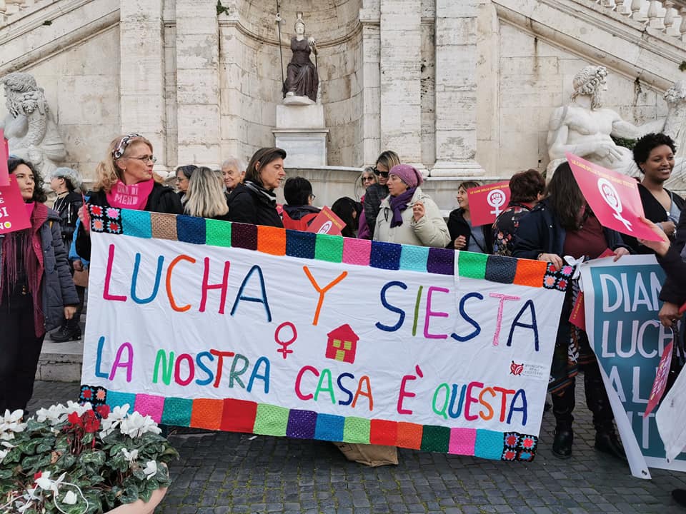 LE CASE DELLE DONNE NON SI TOCCANO