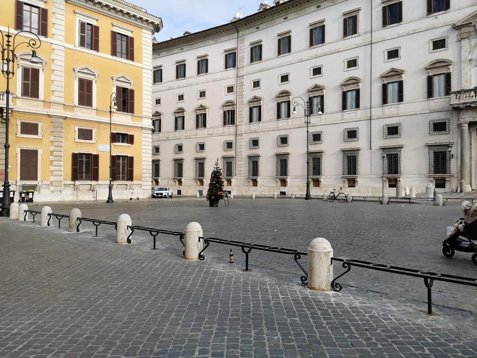 COMPLETATO IL RESTYLING DI PIAZZA BORGHESE
