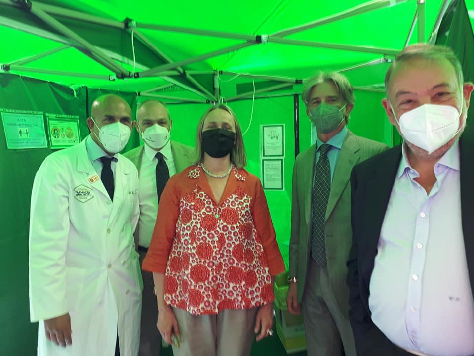 AL VIA I VACCINI IN FARMACIA
