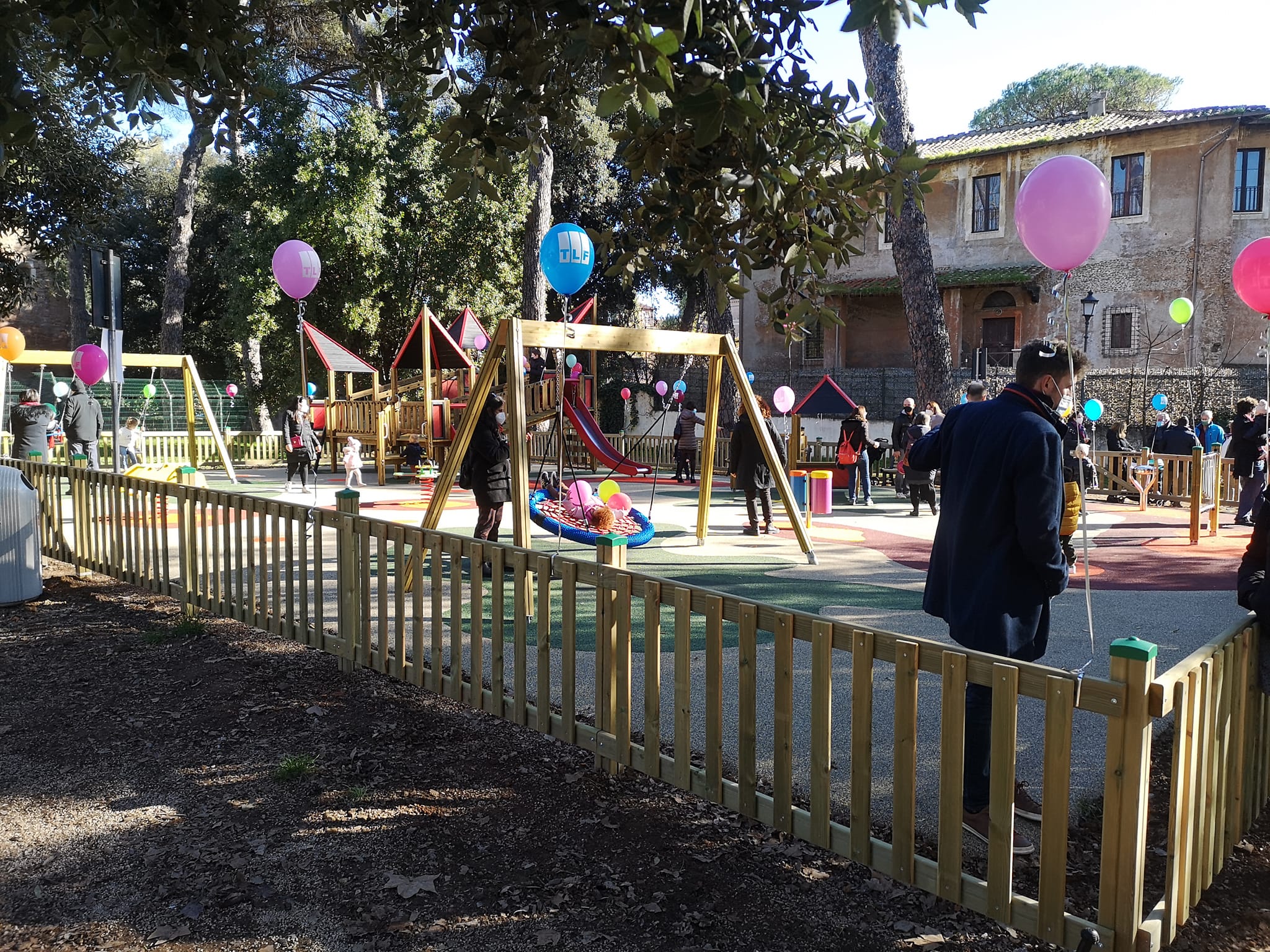 INAUGURATA LA RINNOVATA AREA GIOCHI DI COLLE OPPIO