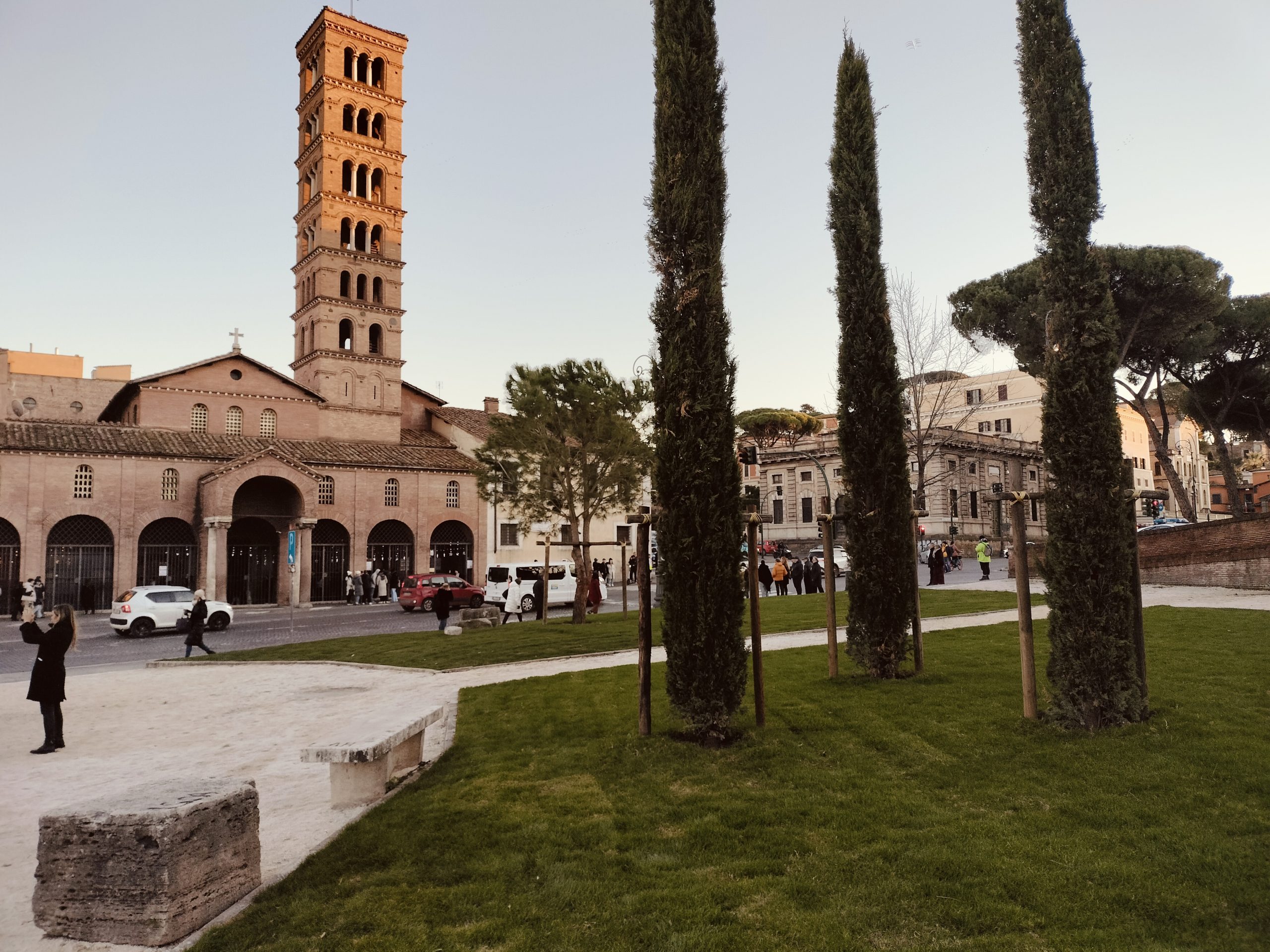 IL GIARDINO DI PIAZZA BOCCA DELLA VERITA’ TORNA ALLA SUA ORIGINARIA BELLEZZA.
