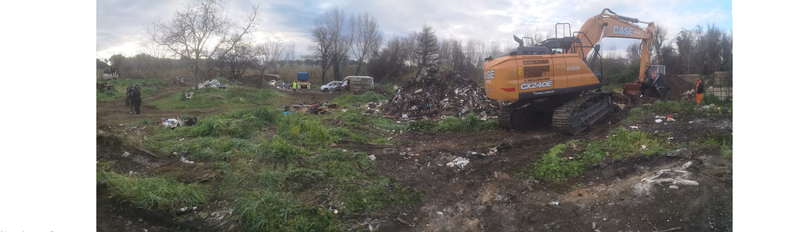 RIMOZIONE DI UNA GRANDE DISCARICA ABUSIVA A PONTE MAMMOLO