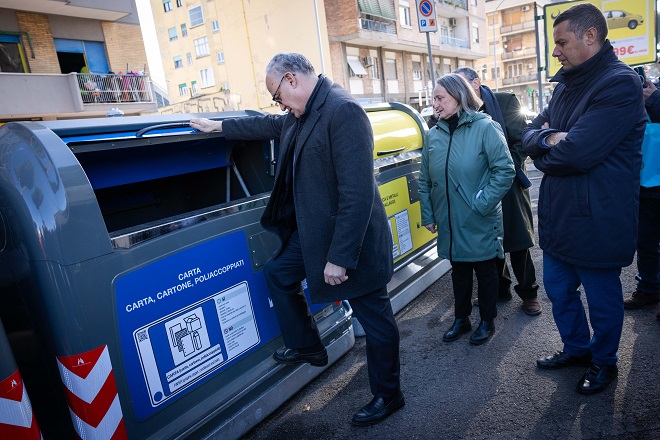 NUOVE CAMPANE BILATERALI PER LA RACCOLTA RIFIUTI