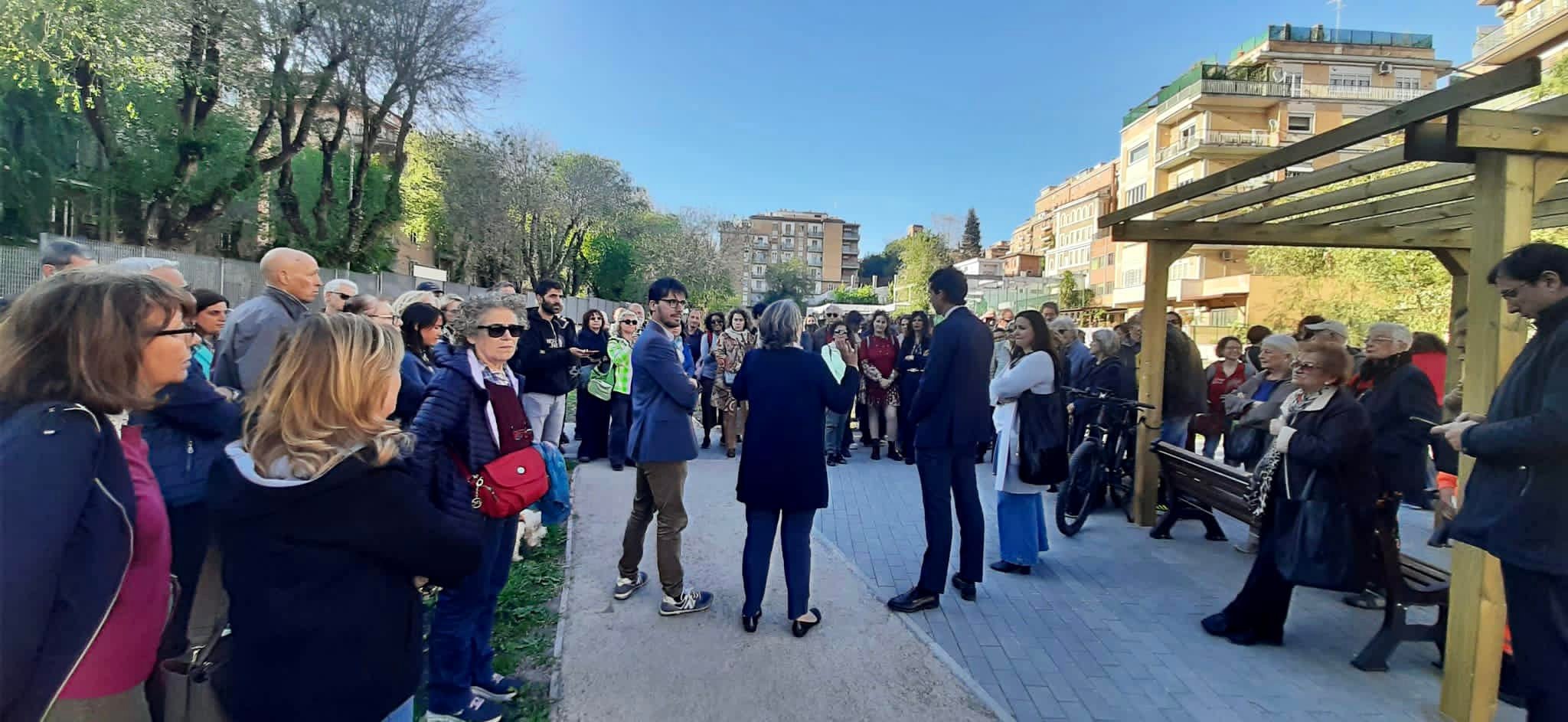 RIQUALIFICATE LE AREE A VERDE DELLA STAZIONE FF.SS. DI VIALE DEI QUATTRO VENTI