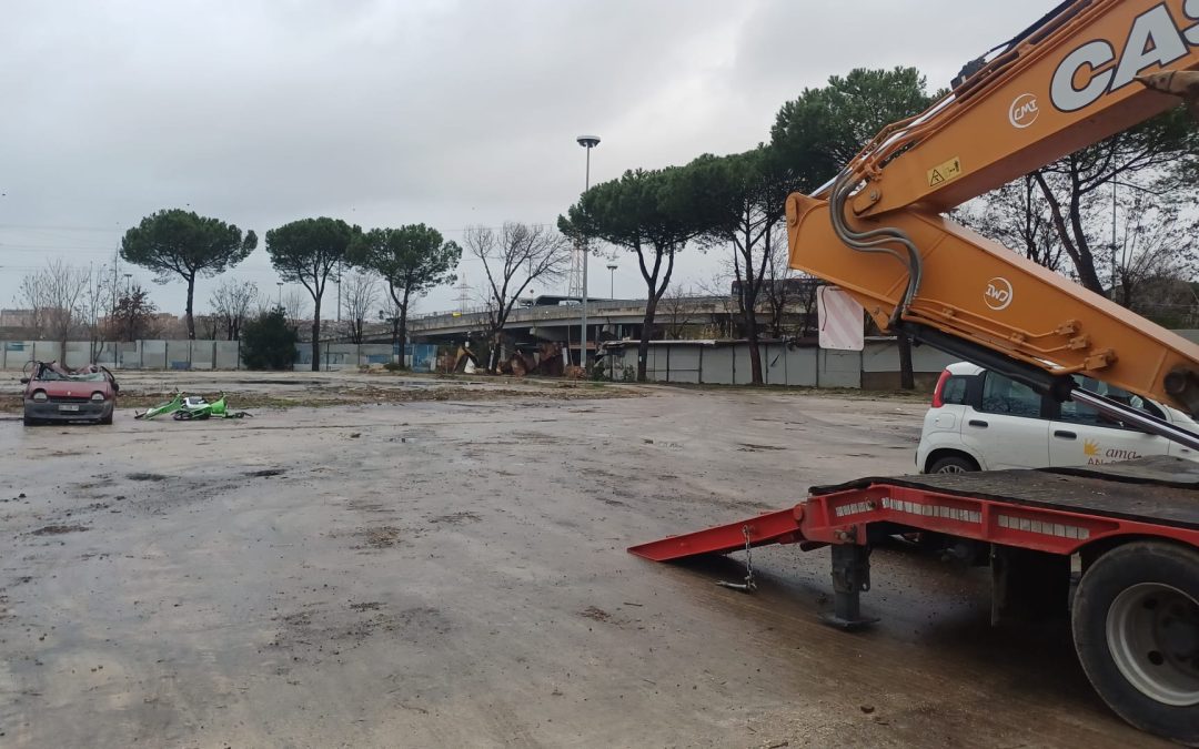 CONCLUSO L’INTERVENTO DI RIMOZIONE RIFIUTI A VIA PERLASCA